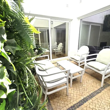 Villa Sunshine - *